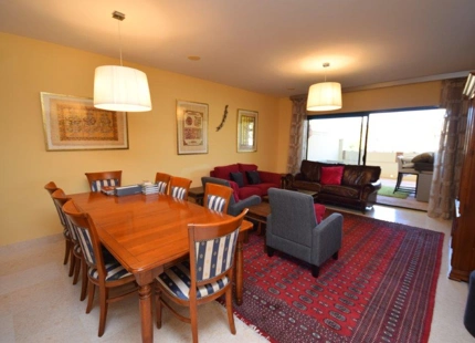 APARTAMENTO EN PRIMERA LINEA DE GOLF EN VENTA EN BENAHAVIS
