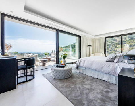 Villa en venta en El Madroñal, Benahavis