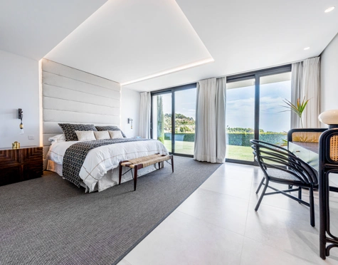 Villa en venta en El Madroñal, Benahavis
