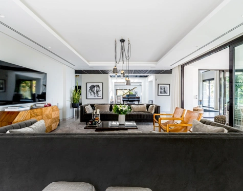 Villa en venta en El Madroñal, Benahavis