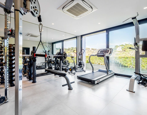 Villa en venta en El Madroñal, Benahavis