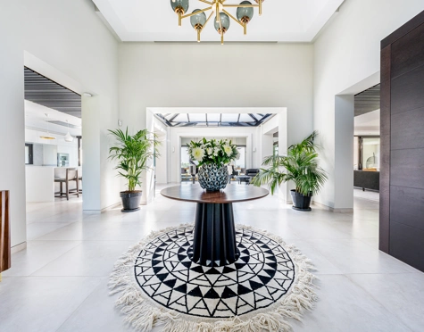 Villa en venta en El Madroñal, Benahavis