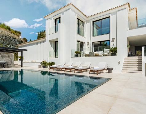 Villa en venta en El Madroñal, Benahavis