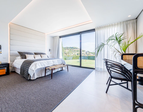 Villa en venta en El Madroñal, Benahavis