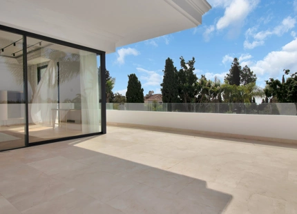 VILLAS A ESTRENAR EN LAS LOMAS DE MARBELLA