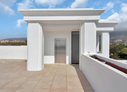 VILLAS A ESTRENAR EN LAS LOMAS DE MARBELLA