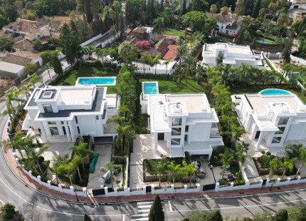VILLAS A ESTRENAR EN LAS LOMAS DE MARBELLA