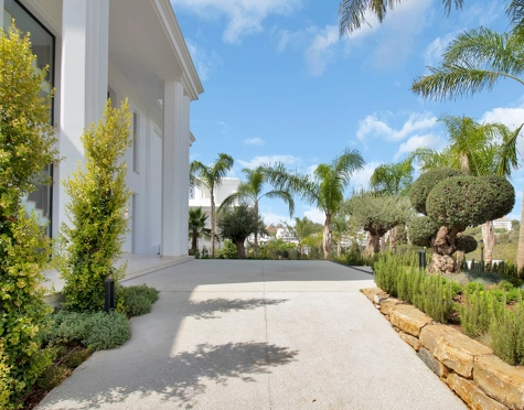 Villa for sale in Las Lomas de Marbella, Marbella Golden Mile