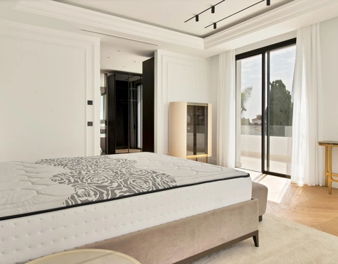 Villa for sale in Las Lomas de Marbella, Marbella Golden Mile