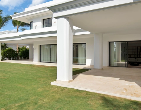 Villa for sale in Las Lomas de Marbella, Marbella Golden Mile
