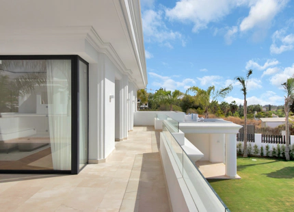 VILLAS A ESTRENAR EN LAS LOMAS DE MARBELLA