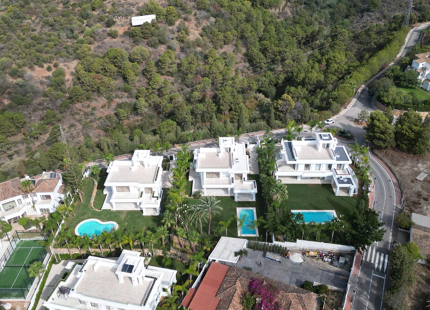 VILLAS A ESTRENAR EN LAS LOMAS DE MARBELLA