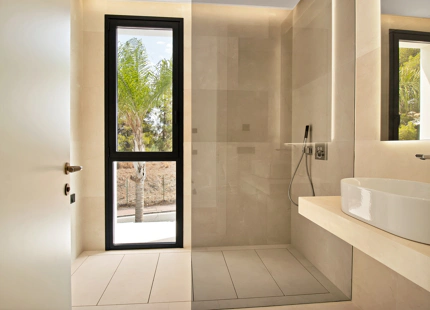 VILLAS A ESTRENAR EN LAS LOMAS DE MARBELLA