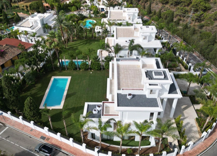 VILLAS A ESTRENAR EN LAS LOMAS DE MARBELLA