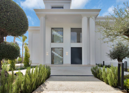 VILLAS A ESTRENAR EN LAS LOMAS DE MARBELLA