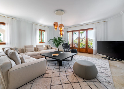 ELEGANTE VILLA UBICADA EN SIERRA BLANCA