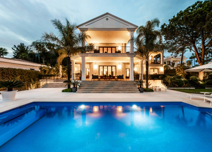 ELEGANTE VILLA UBICADA EN SIERRA BLANCA