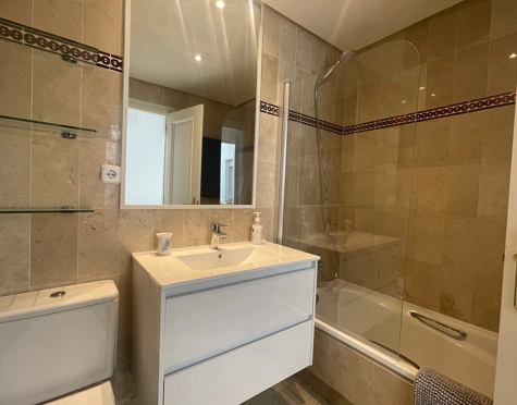 Apartamento en alquiler a corta temporada en Costalita, Estepona East