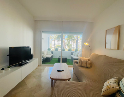 Apartamento en alquiler a corta temporada en Costalita, Estepona East