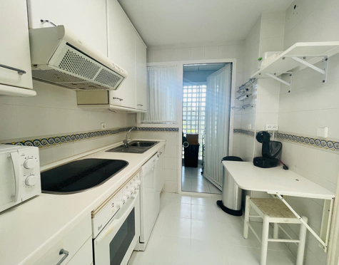 Apartamento en alquiler a corta temporada en Costalita, Estepona East