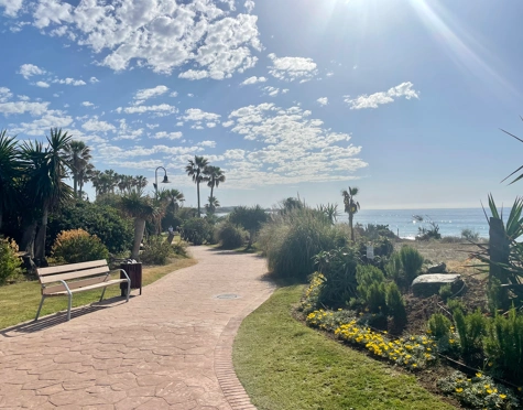 Apartamento en alquiler a corta temporada en Costalita, Estepona East