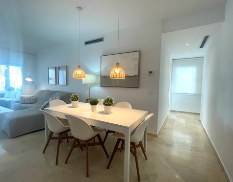 Apartamento en alquiler a corta temporada en Costalita, Estepona East