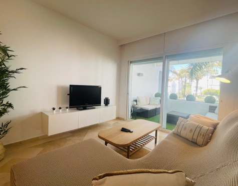 Apartamento en alquiler a corta temporada en Costalita, Estepona East
