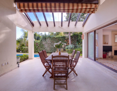 Villa for sale in Los Arqueros, Benahavis