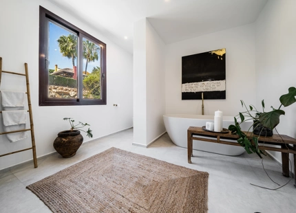 REFURBISHED VILLA FOR SALE IN HACIENDA LAS CHAPAS