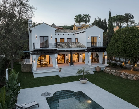 Villa for sale in Hacienda las Chapas, Marbella Este