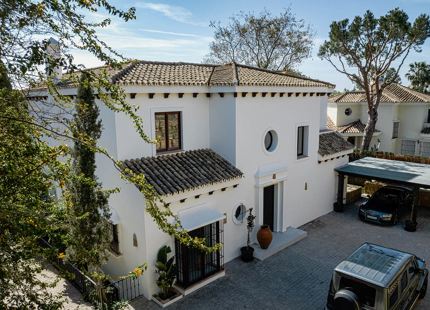 REFURBISHED VILLA FOR SALE IN HACIENDA LAS CHAPAS