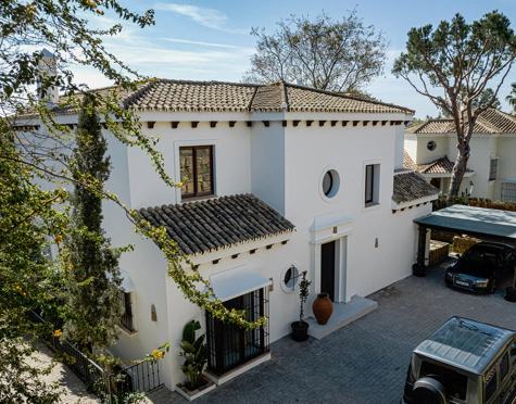 Villa for sale in Hacienda las Chapas, Marbella Este