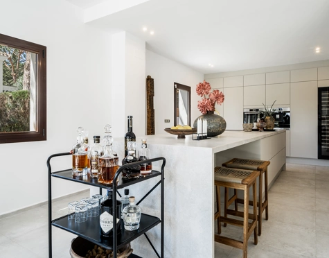Villa for sale in Hacienda las Chapas, Marbella Este