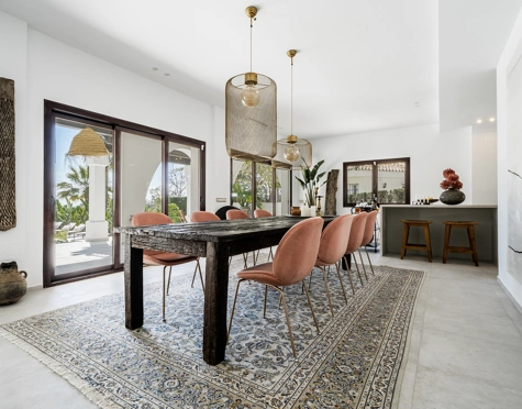 Villa for sale in Hacienda las Chapas, Marbella Este