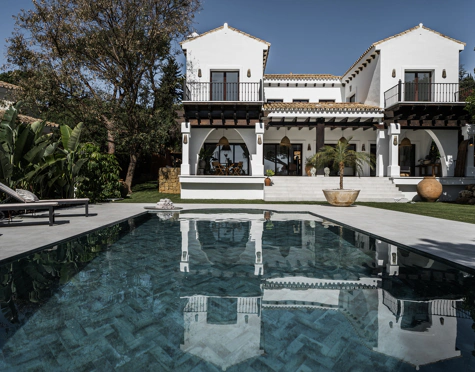 Villa for sale in Hacienda las Chapas, Marbella Este