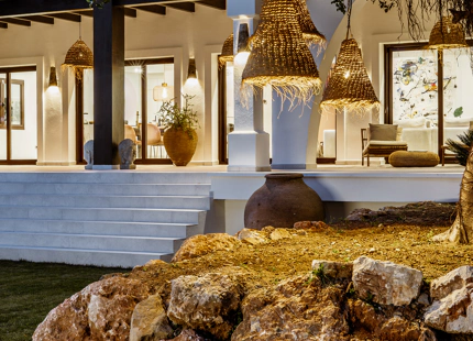 REFURBISHED VILLA FOR SALE IN HACIENDA LAS CHAPAS