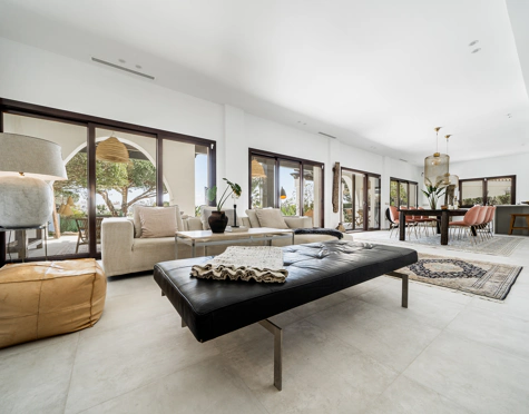 Villa for sale in Hacienda las Chapas, Marbella Este