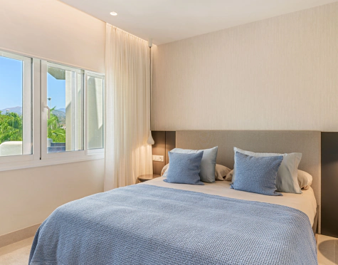 Penthouse for sale in Bahía del Velerín, Estepona East