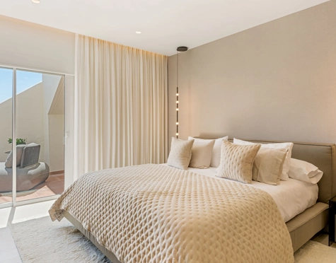 Penthouse for sale in Bahía del Velerín, Estepona East