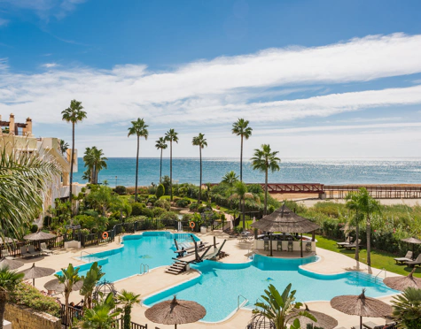 Penthouse for sale in Bahía del Velerín, Estepona East