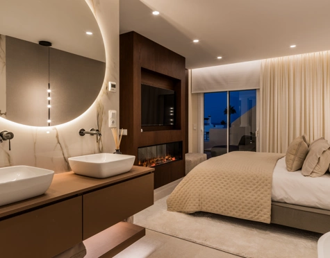 Penthouse for sale in Bahía del Velerín, Estepona East
