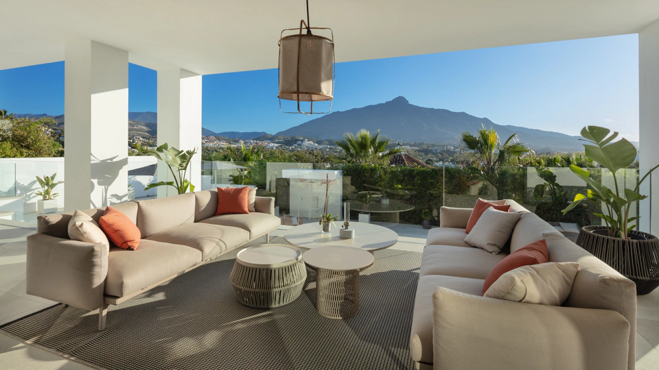 Villa en venta en Los Naranjos, Nueva Andalucia