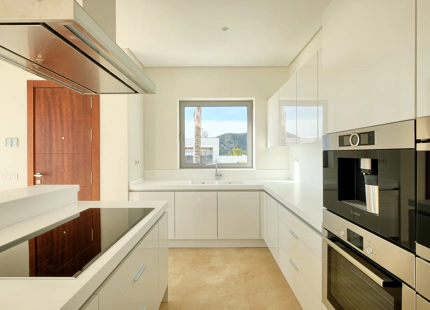 MODERN VILLA FOR SALE IN BENAHAVIS