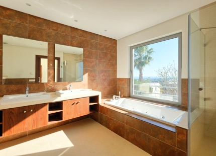 MODERN VILLA FOR SALE IN BENAHAVIS