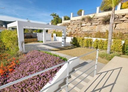 MODERN VILLA FOR SALE IN BENAHAVIS