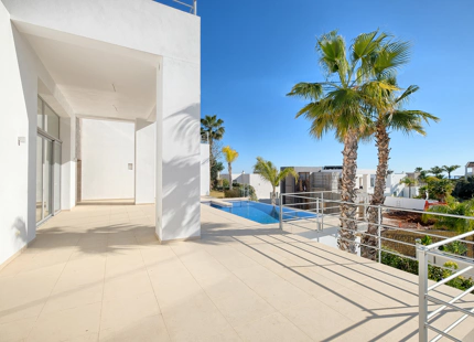MODERN VILLA FOR SALE IN BENAHAVIS