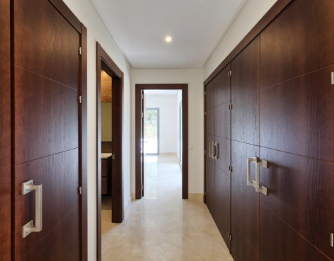 Villa for sale in Puerto del Capitan, Benahavis