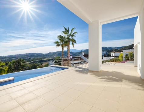 Villa for sale in Puerto del Capitan, Benahavis