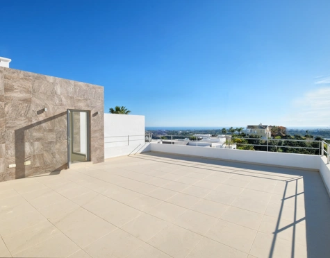Villa for sale in Puerto del Capitan, Benahavis