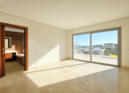 MODERN VILLA FOR SALE IN BENAHAVIS